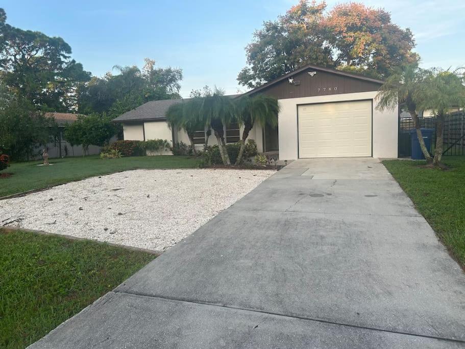 Sarasota Costal Vibe 15 Min From Siesta Key Villa Exterior photo