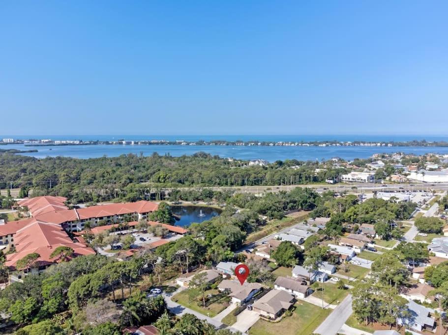 Sarasota Costal Vibe 15 Min From Siesta Key Villa Exterior photo